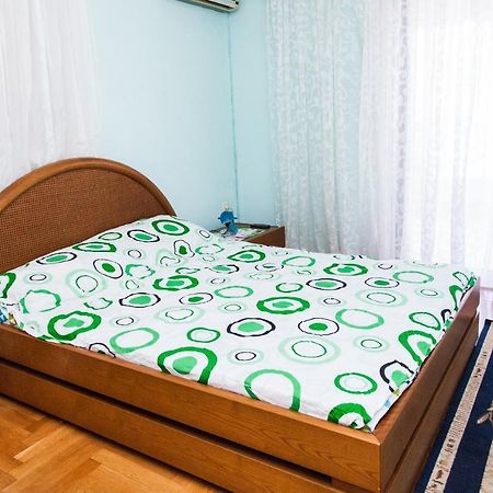Sunny Apartment Near Metro Station Атина Екстериор снимка