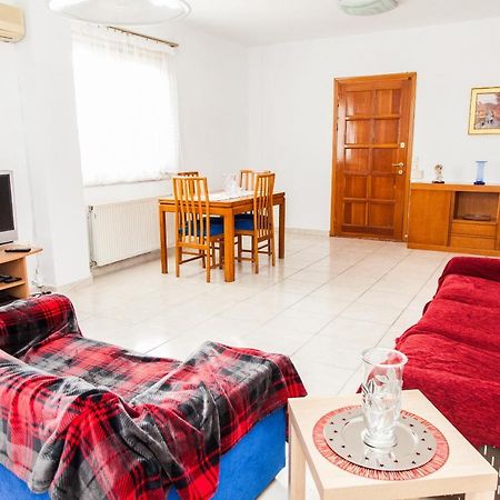 Sunny Apartment Near Metro Station Атина Екстериор снимка