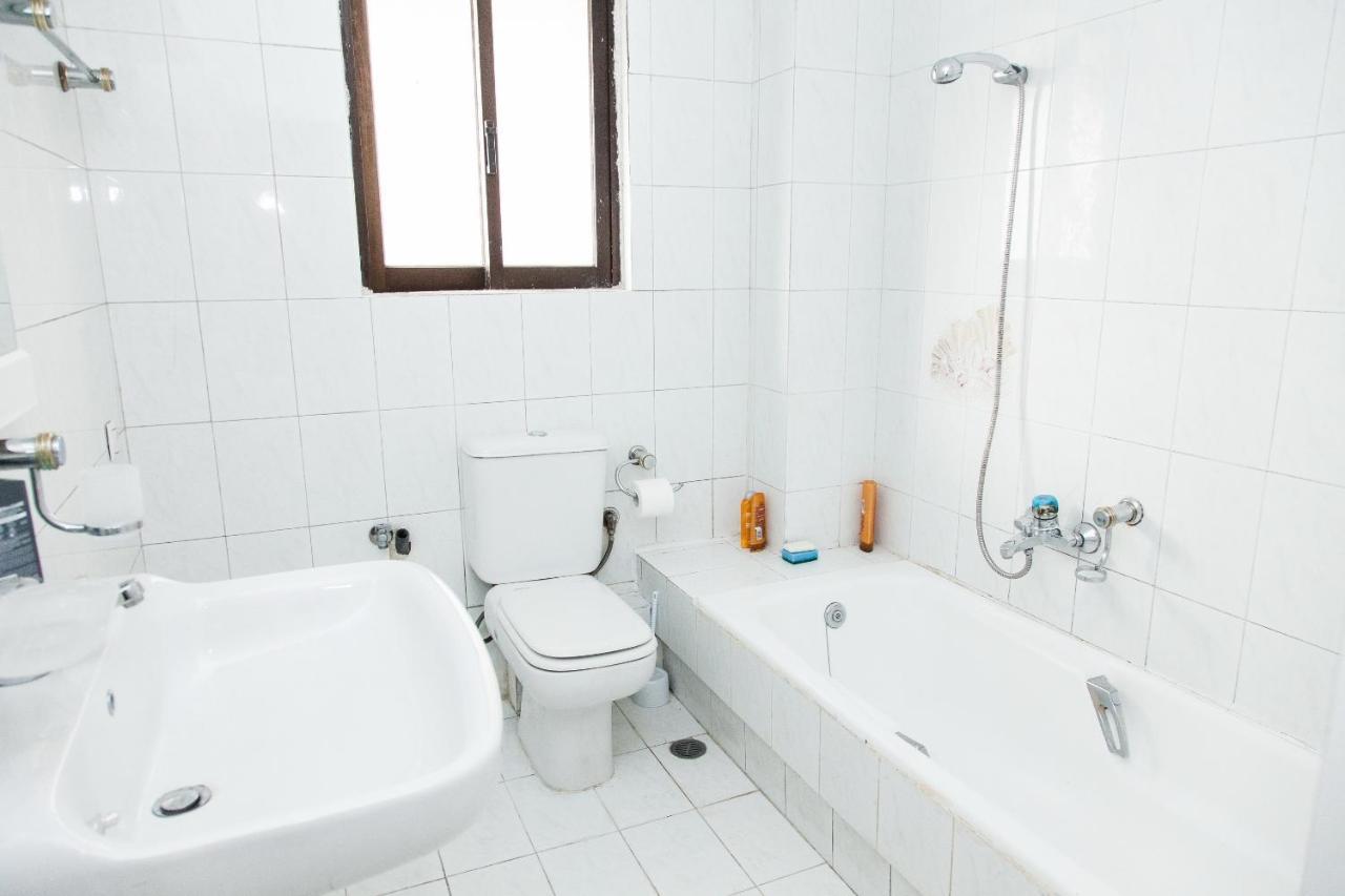 Sunny Apartment Near Metro Station Атина Екстериор снимка